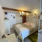 Ravissant Shabby Chic Au Centre De Apartment Metz
